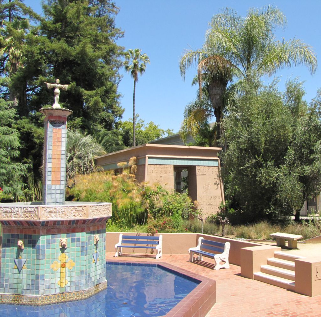Photo of the Outdoor Temple building